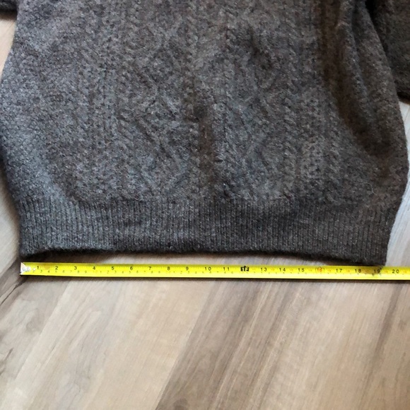 Oversized wool sweater - Picture 9 of 12